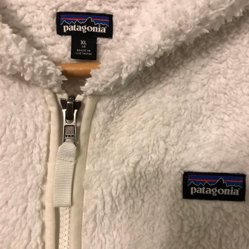 White Patagonia Fleece - Youth XL Fits adult XS